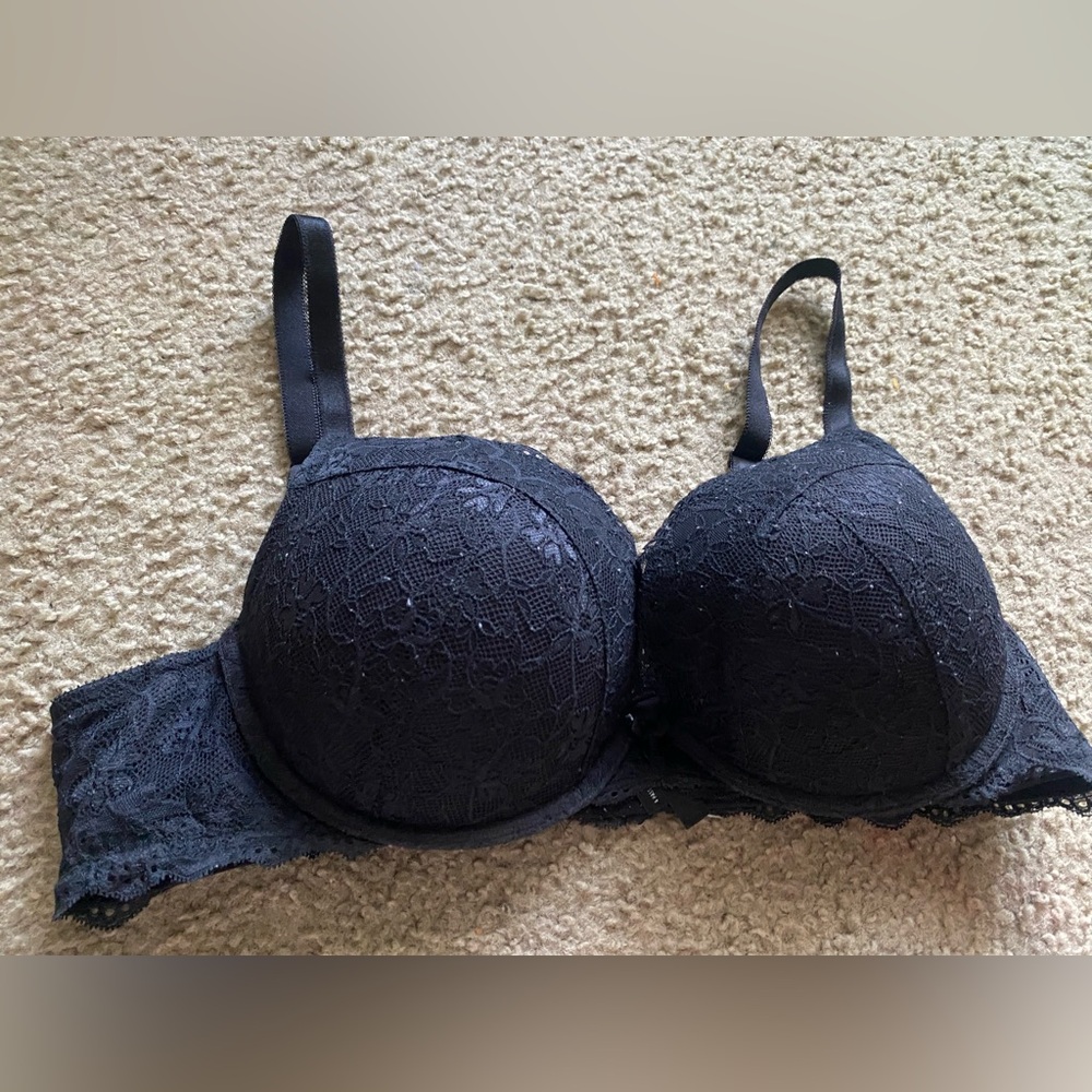 Elegant TORRID CURVE Black Lace Bra Size 42C
